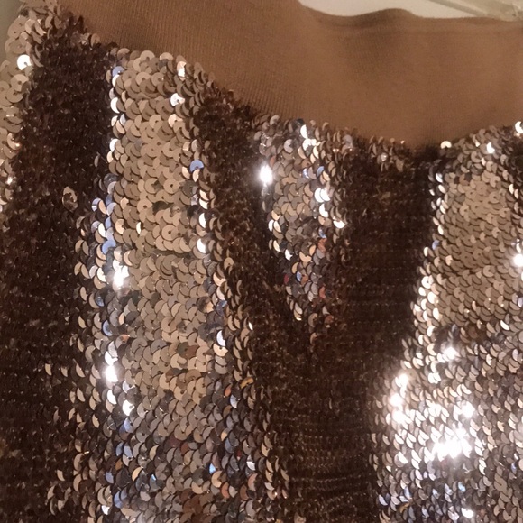 Gold sequin skirt - Picture 2 of 3